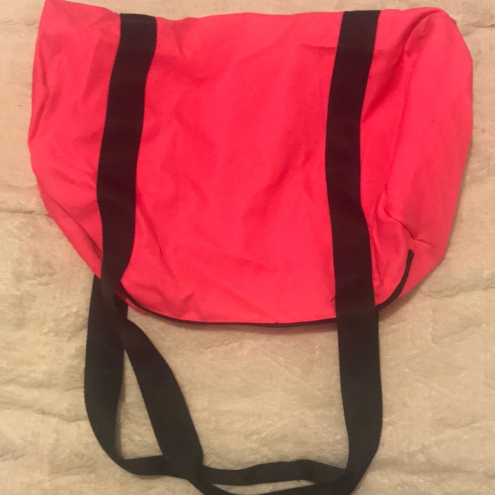 💕Pink Duffle Bag💕 - Picture 2 of 4